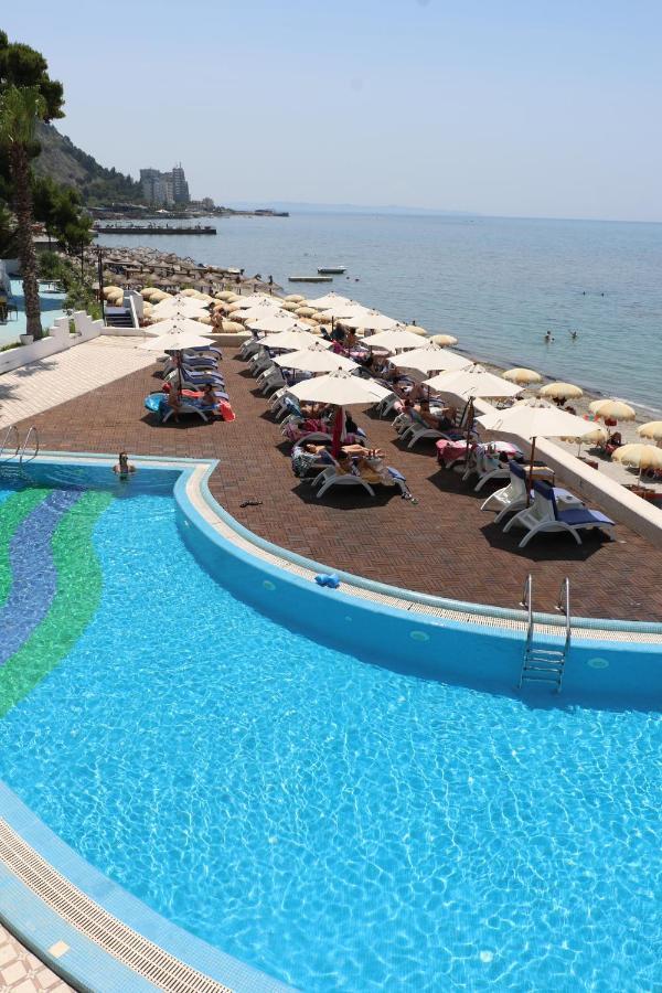 Costa Del Sol Hotel Durres Bagian luar foto