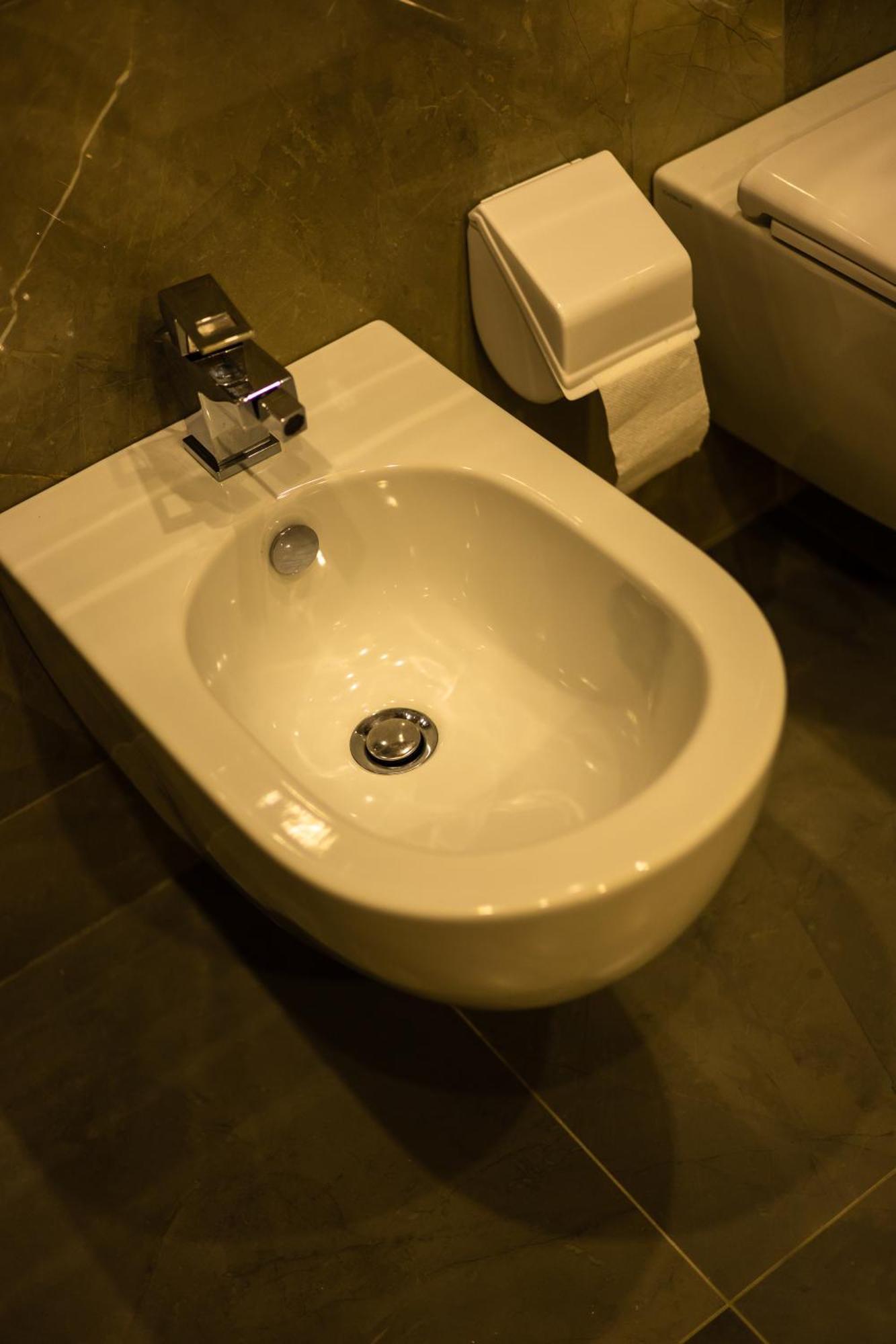Costa Del Sol Hotel Durres Bagian luar foto