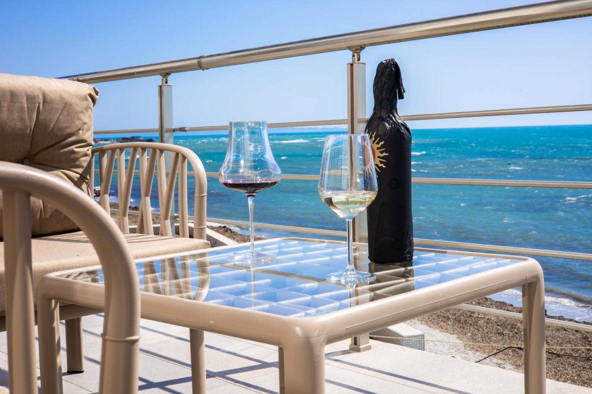 Costa Del Sol Hotel Durres Bagian luar foto