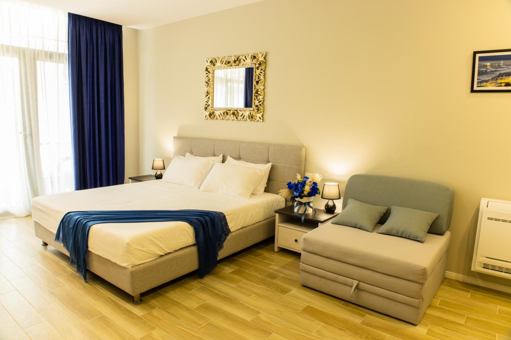 Costa Del Sol Hotel Durres Bagian luar foto