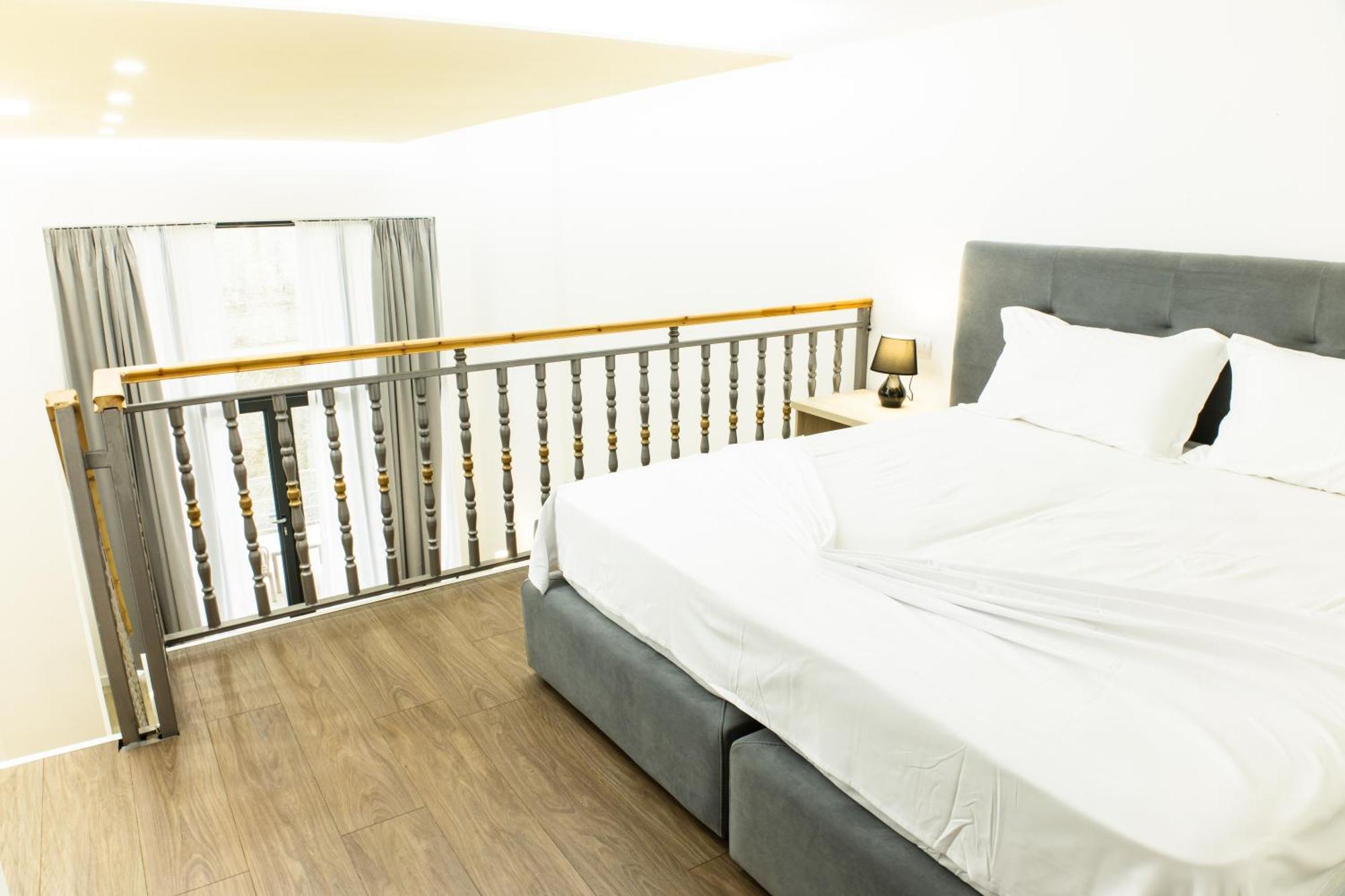 Costa Del Sol Hotel Durres Bagian luar foto